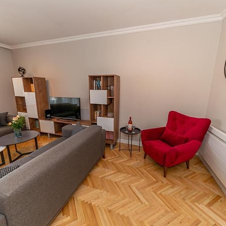 City Center De Lux Apartment Bar Exteriör bild